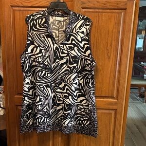 Avenue Black and White Zebra Print sleeveless blouse size 22/24